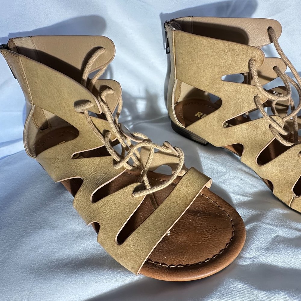 Report - Women's Shoes - Sandals - Size 7